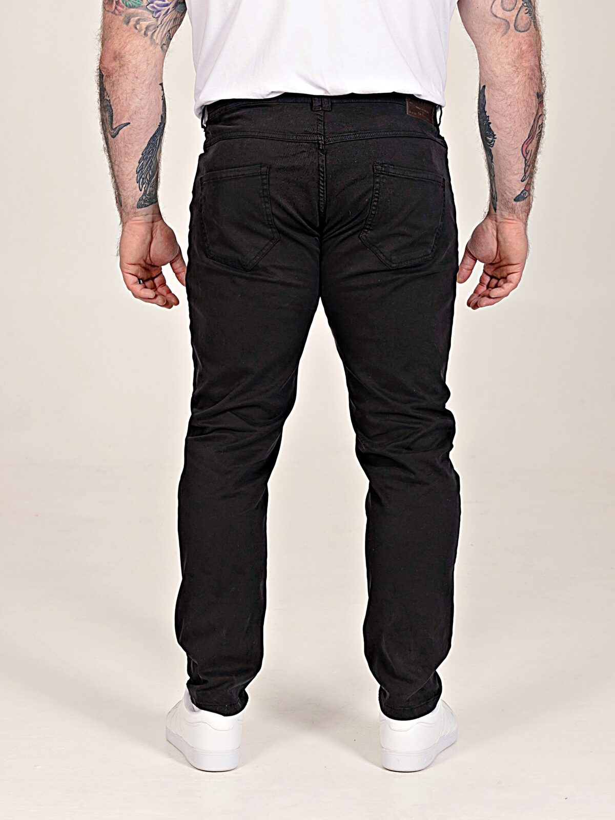 D555 KELVIN Tapered Fit Stretch Twill Chino with Peach Finish BLACK 502005