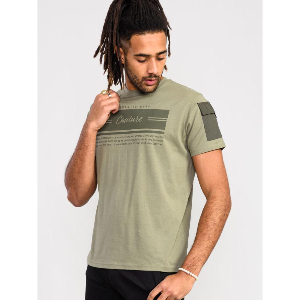 D555 YARWELL COUTURE PRINTED TEE WITH SLEEVE POCKET KHAKI