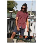 D555 DUNSTABLE SHORT SLEEVE MICRO ALL OVER PRINT SHIRT WITH HIDDEN BUTTON DOWN COLLAR BURGUNDY