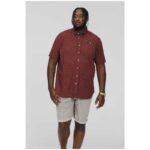 D555 DUNSTABLE SHORT SLEEVE MICRO ALL OVER PRINT SHIRT WITH HIDDEN BUTTON DOWN COLLAR BURGUNDY